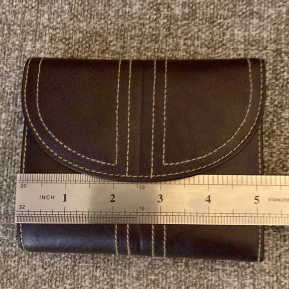 NWOT Buxton Brown Leather Wallet - Picture 7 of 8